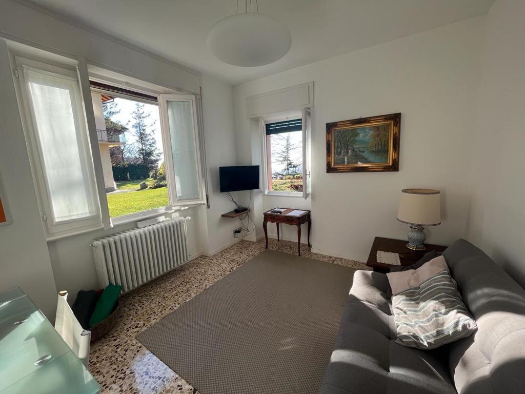 Vila Casa Vacanze Le Violette Brunate Exteriér fotografie