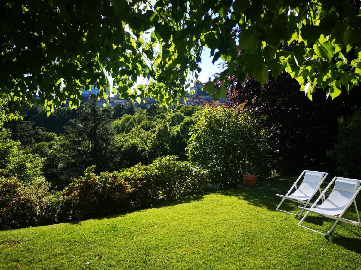 Vila Casa Vacanze Le Violette Brunate Exteriér fotografie
